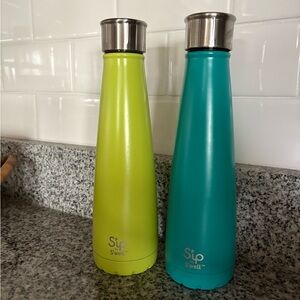 2 sip by swell 15 ounce bottles. Lime turquoise green